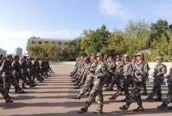 最新军训爆料文案怎么写,严酷训练背后的青春故事