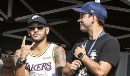 变性人爆料内马尔视频,揭秘足球巨星不为人知的私密生活