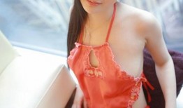 肚兜在线观看,穿越时空的时尚传奇