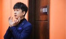娱乐圈内人对刘一飞爆料的看法,刘一飞爆料引发轩然大波，圈内人士各执一词