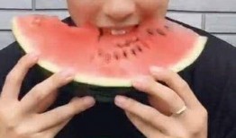 吃瓜网红小哥哥是谁呀视频,视频走红背后的故事